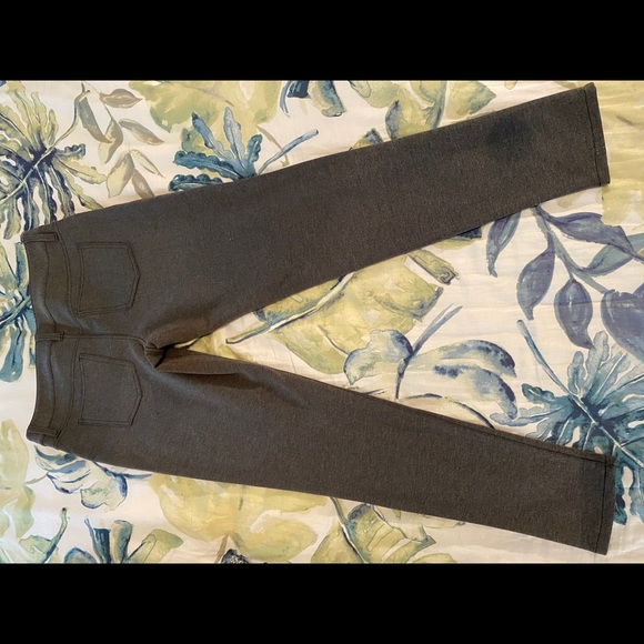 Forenza Gray Ponte Leggings w/ Tapered Ankle - Picture 3 of 12